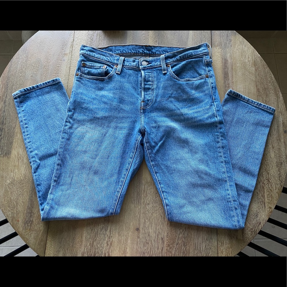 Levi’s 501 tapered leg jeans